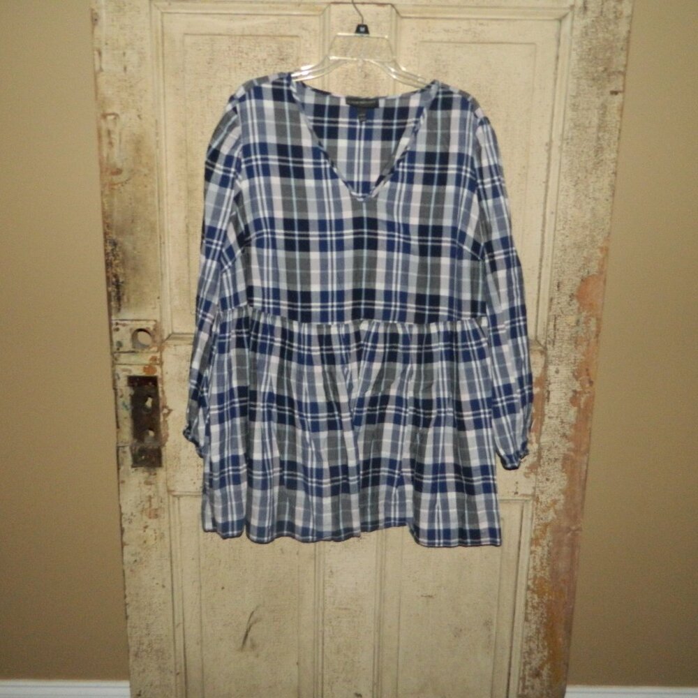 Lane Bryant V Neck Plaid Top Size 18/20 (VV-15)